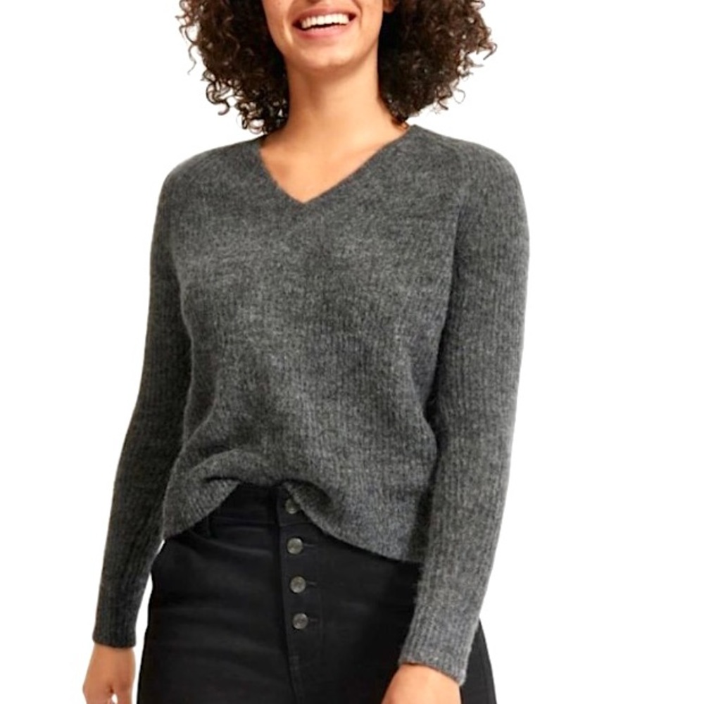 Everlane The Alpaca blend V neck Ribbed Sweater Charcoal Gray Medium